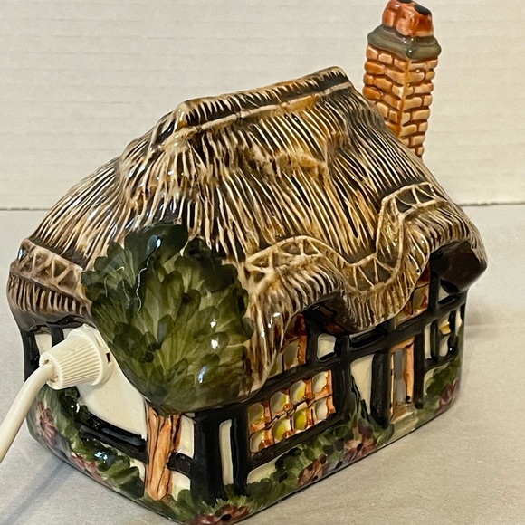 Rustic Ceramic Cottage Light - Picture 3 of 9